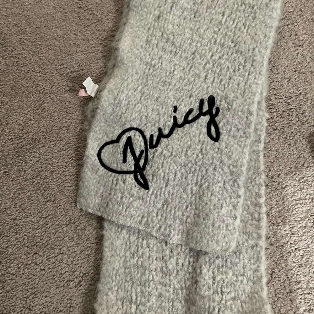 Juicy Scarf